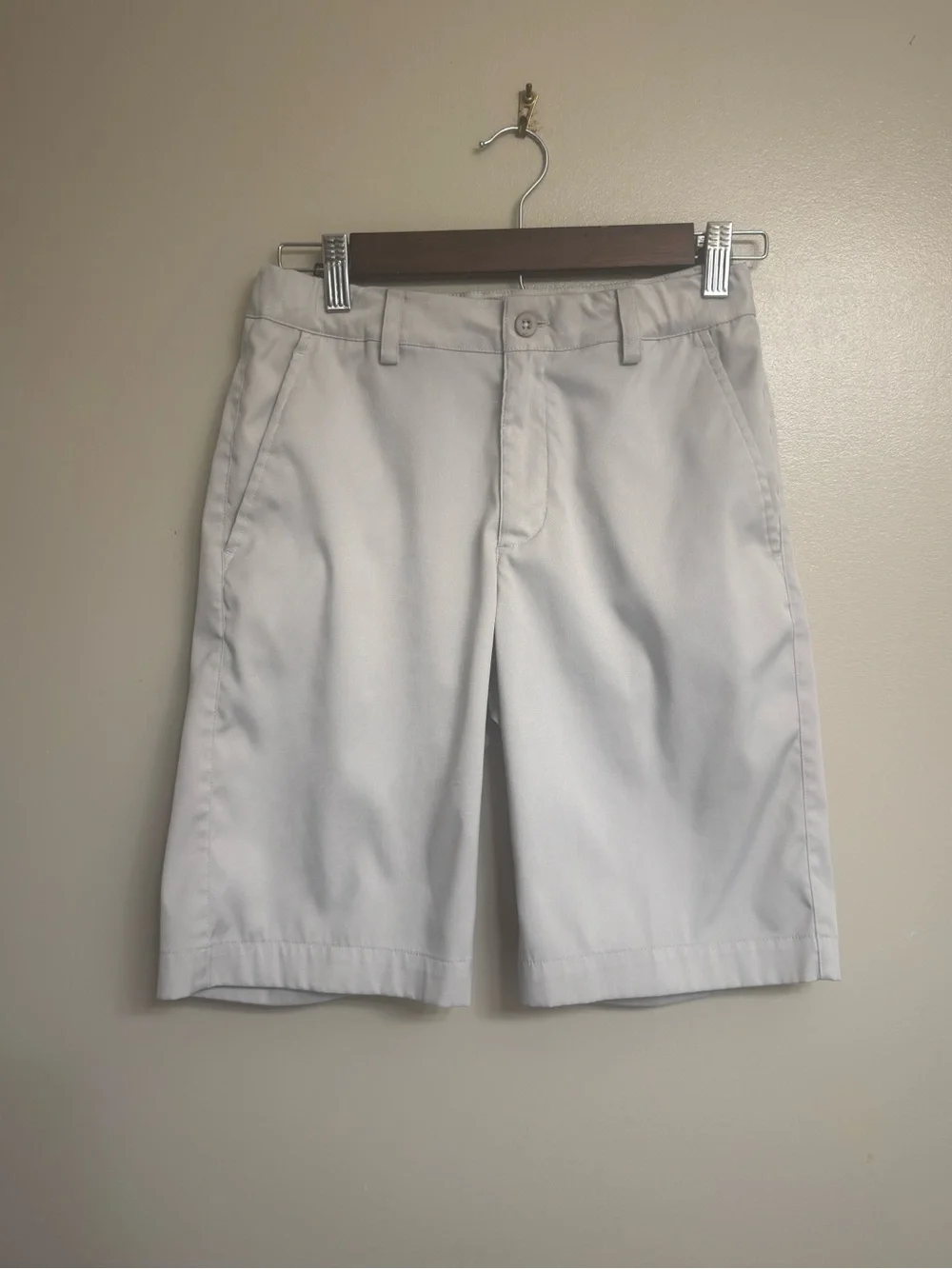 Nike Boy’s Dri-Fit Light Khaki Performance Golf Shorts EUC